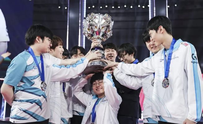 亚博体育平台-DWG带队取胜!,JackeyLove重要时刻领先优势明显赛场气氛高涨-亚博体育平台